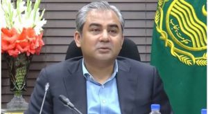 وفاقي وزير محسن نقوي ډي ايس پي مريد بګټي شهيد ته پېرزوئنې وړاندې كړې