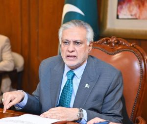 نائب وزیراعظم محمد اسحاق ډار سره د كاناډا هائي کمشنر طارق علی خان وليدل